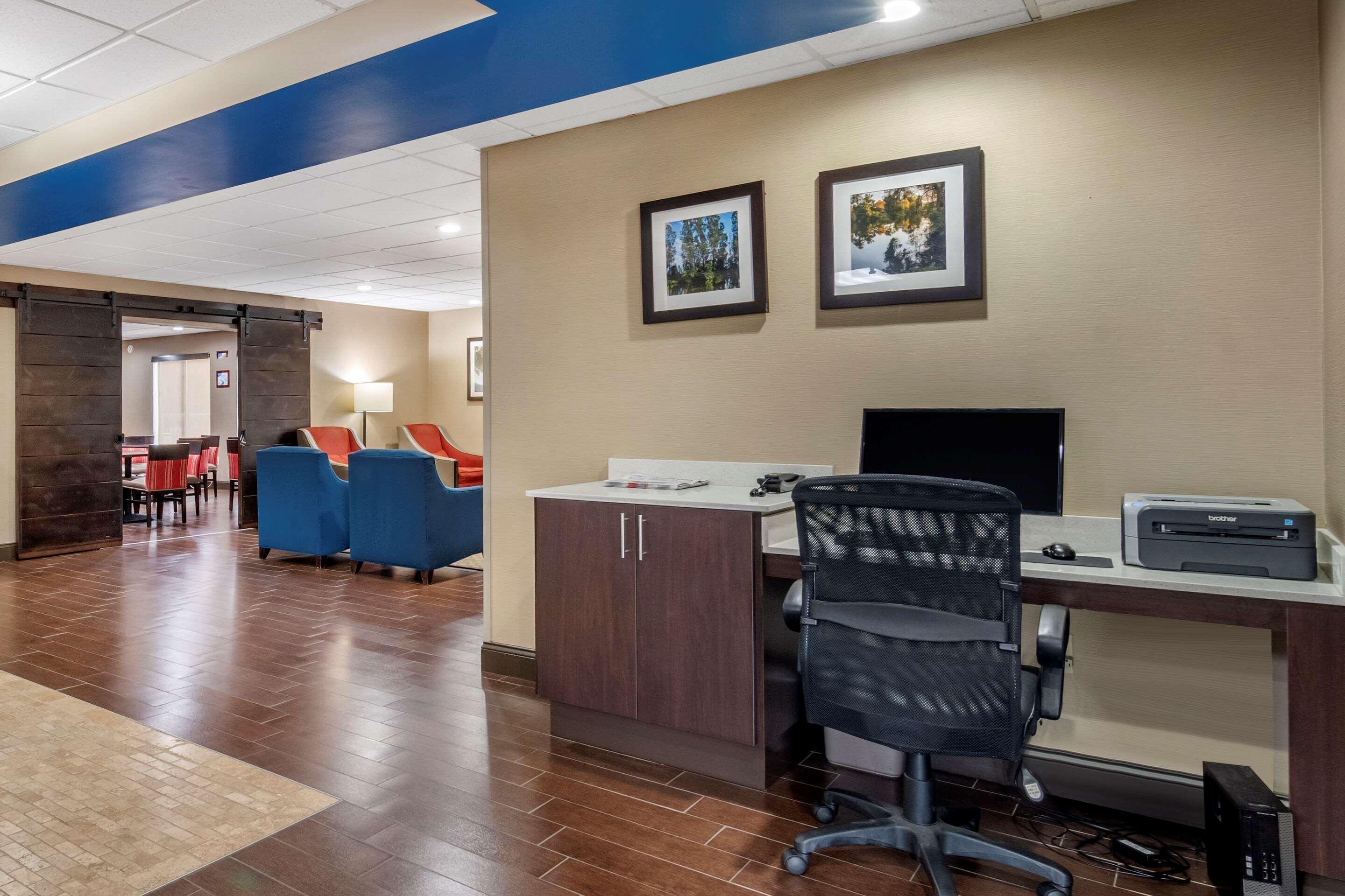 Comfort Inn & Suites Oxford South Экстерьер фото
