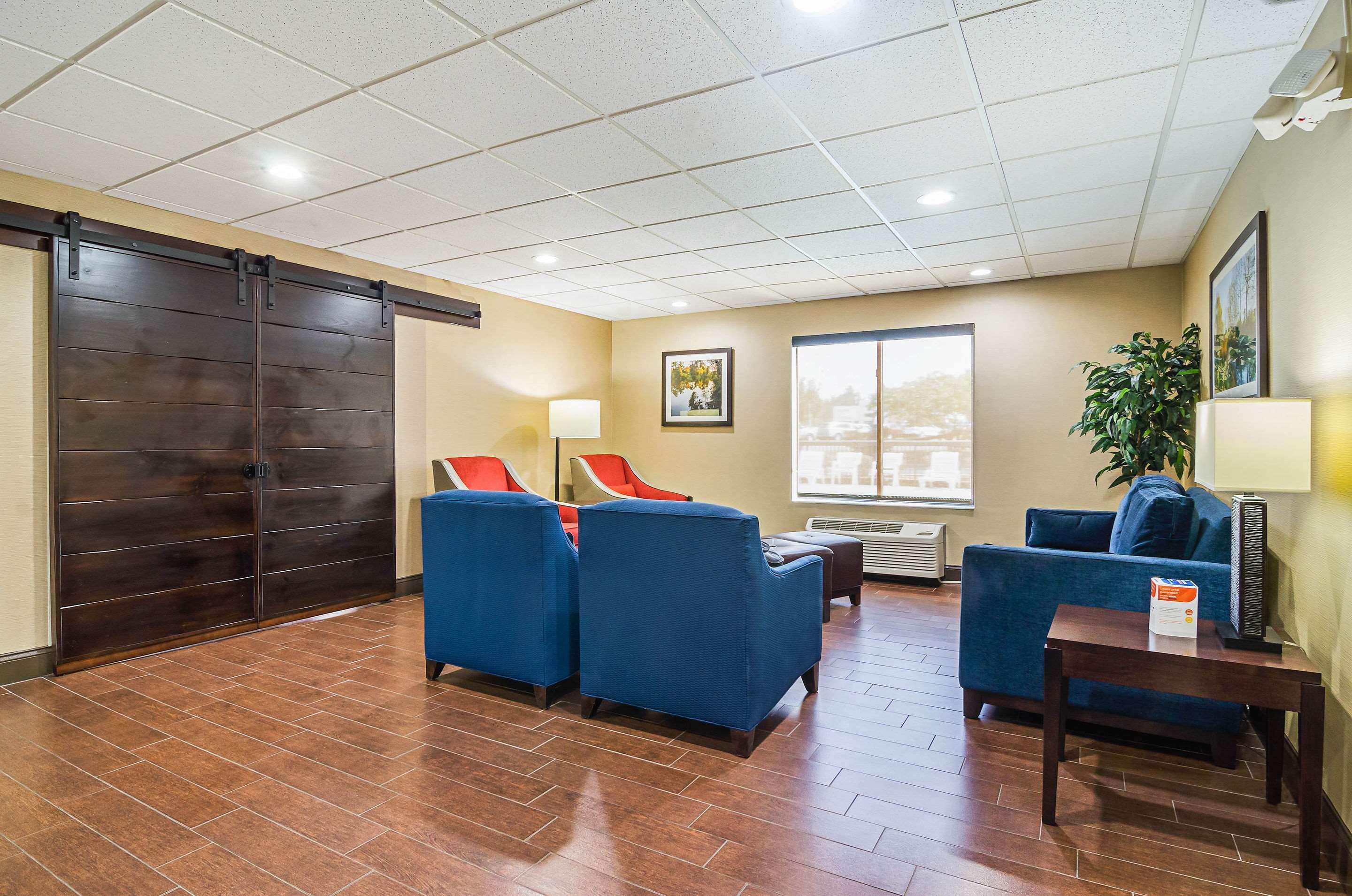 Comfort Inn & Suites Oxford South Экстерьер фото