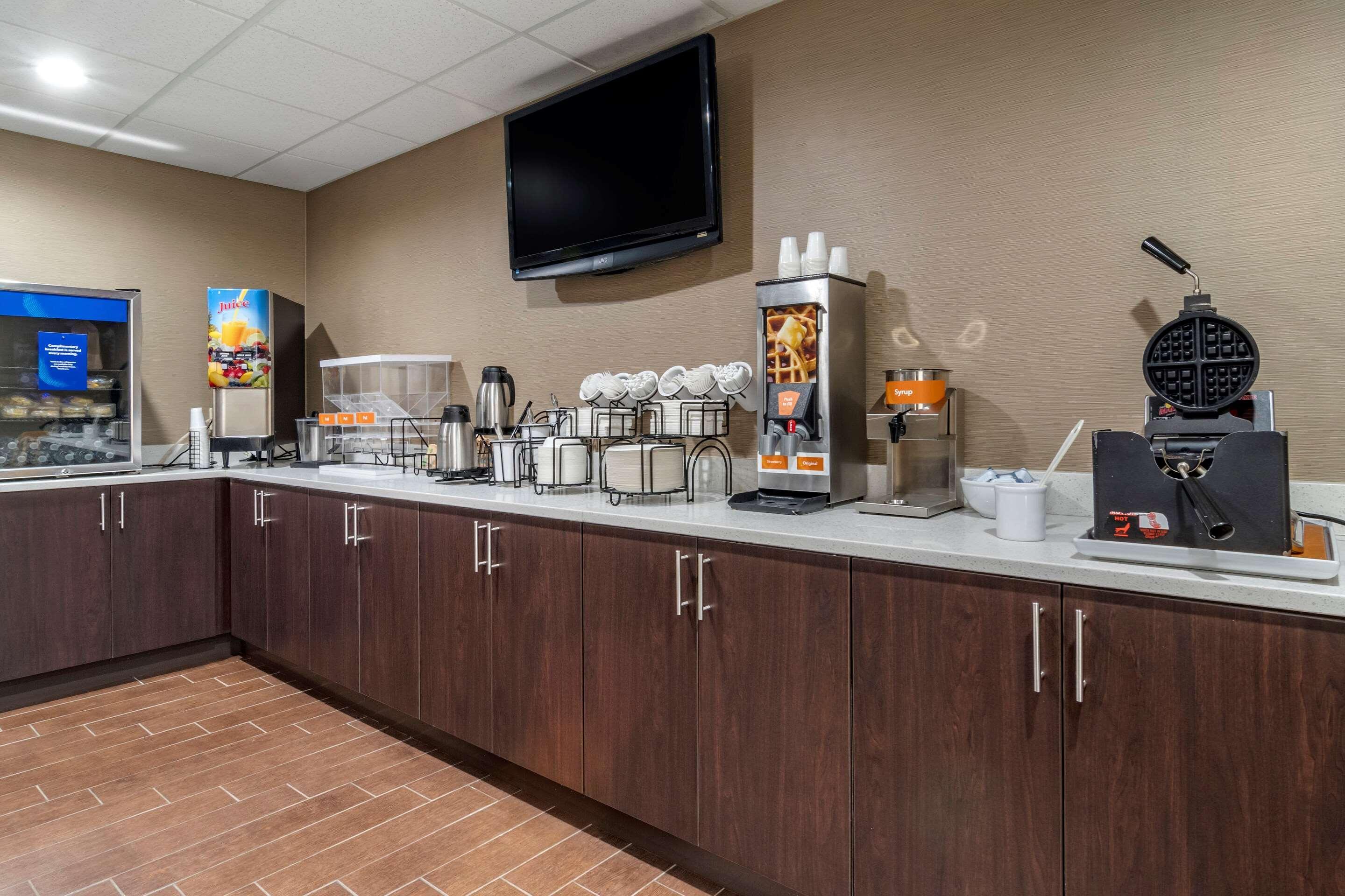 Comfort Inn & Suites Oxford South Экстерьер фото