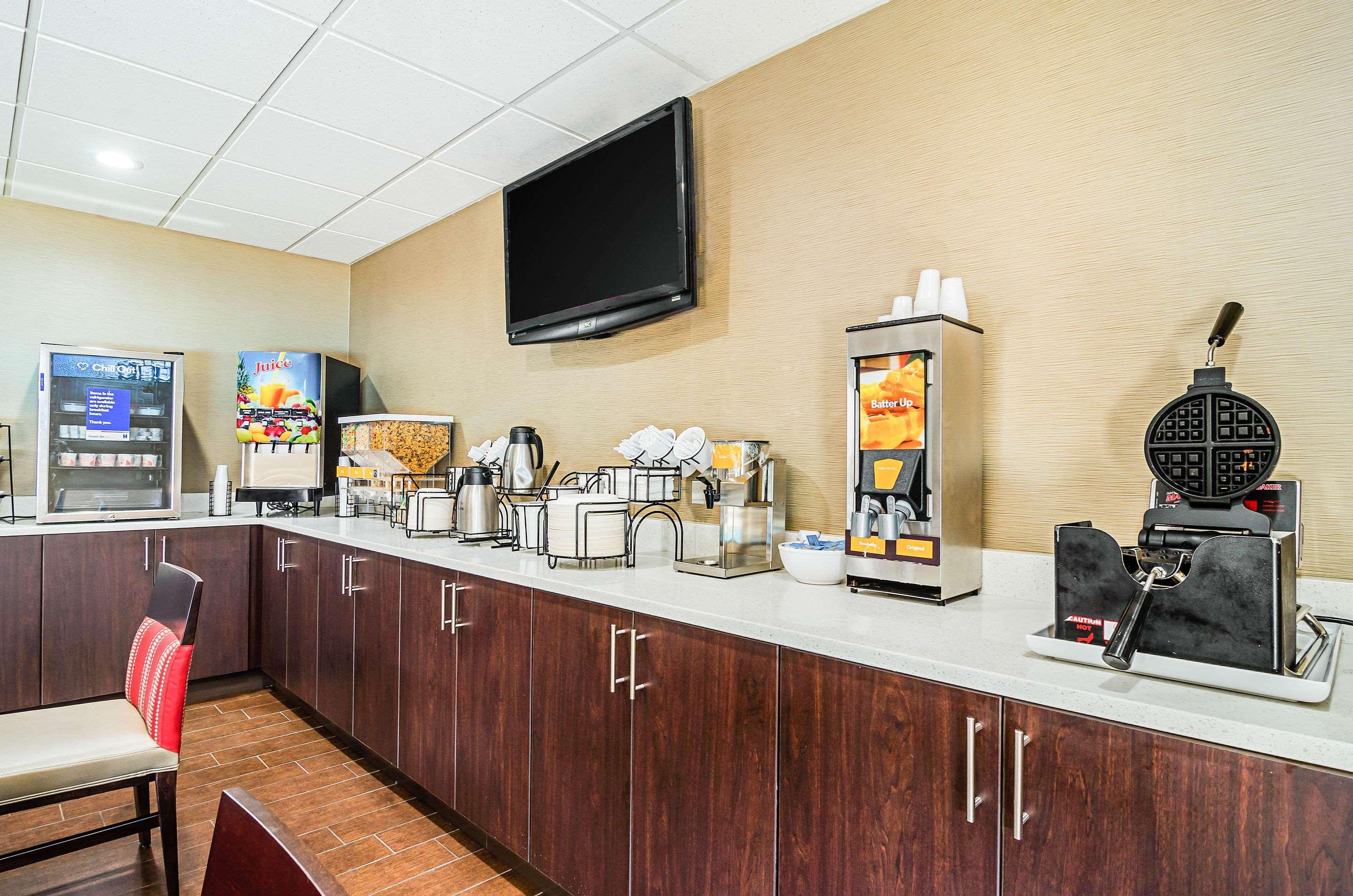Comfort Inn & Suites Oxford South Экстерьер фото