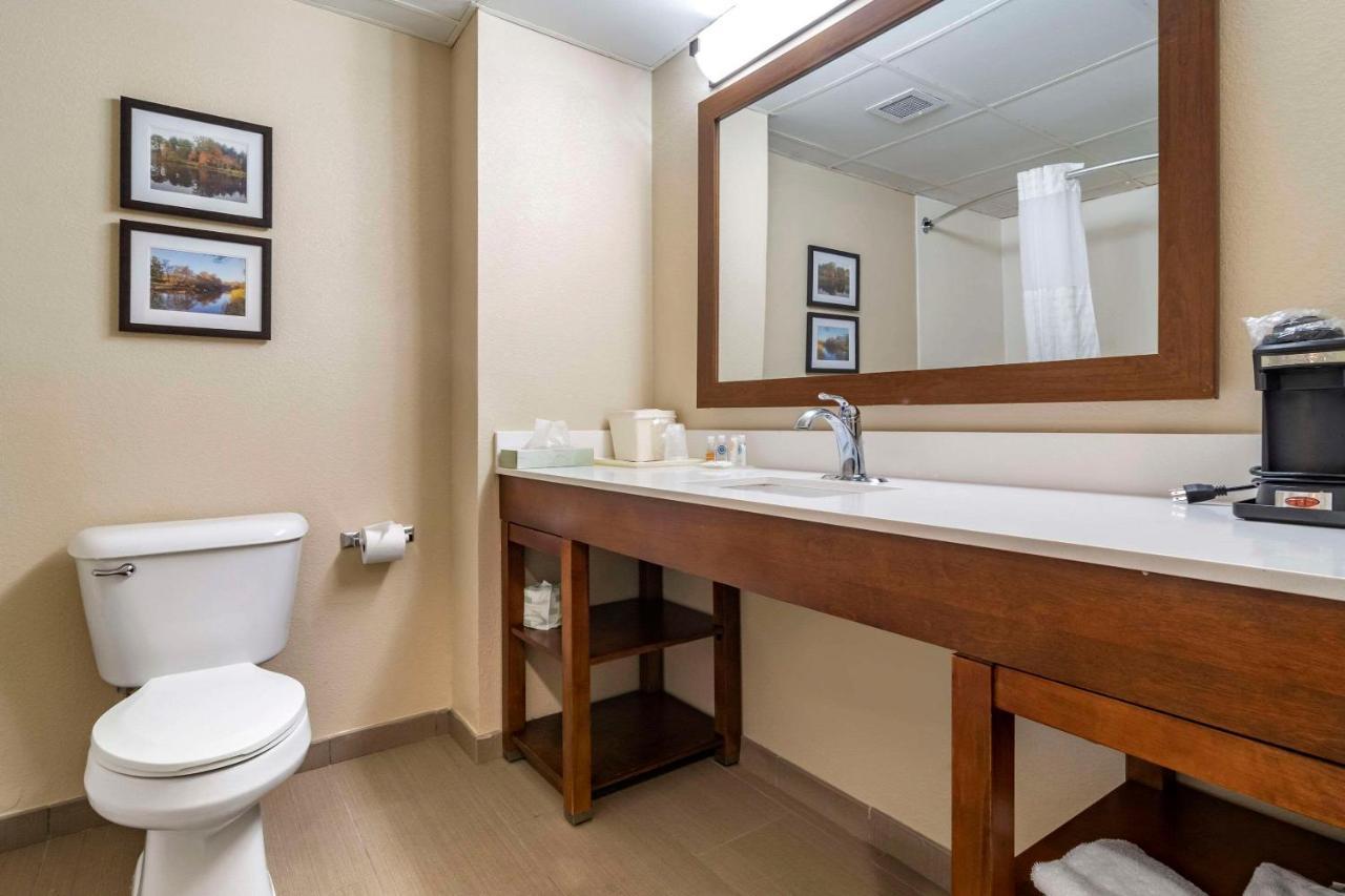 Comfort Inn & Suites Oxford South Экстерьер фото