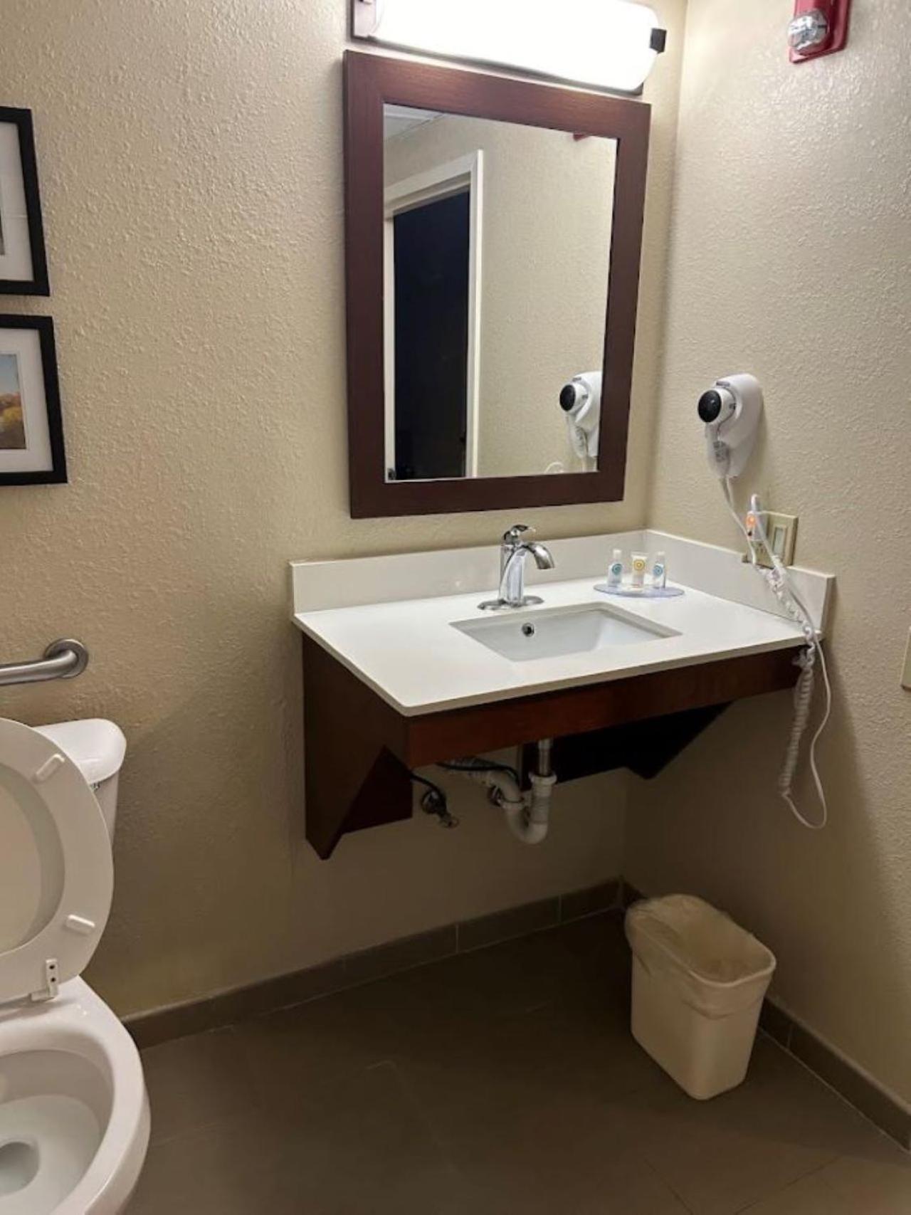Comfort Inn & Suites Oxford South Экстерьер фото